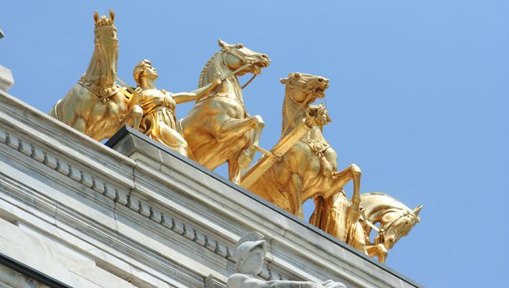 Image of the Quadriga sculpture atop the Minnesota State Capitol, highlighting its architectural significance.